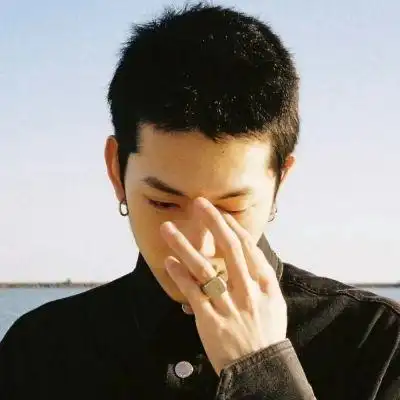 意境成熟男头像,高清帅气意境让人舒服的头像男成熟图片_男生头像