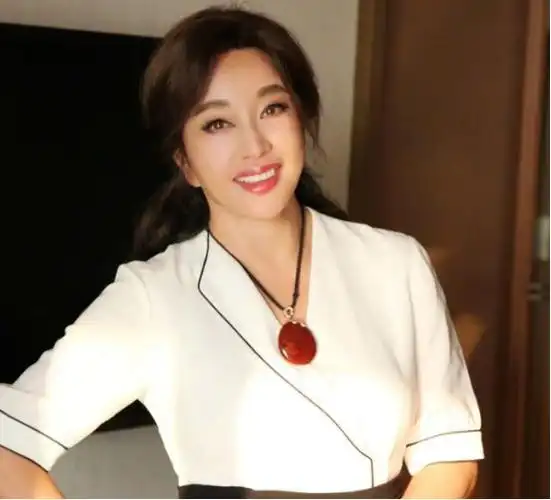 刘晓庆回忆监狱生活落泪:"我在狱中,跟5个人共用一个厕所!