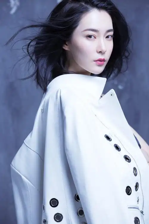 明星胡然娱乐圈偶像演员清新美艳被誉为天然美女