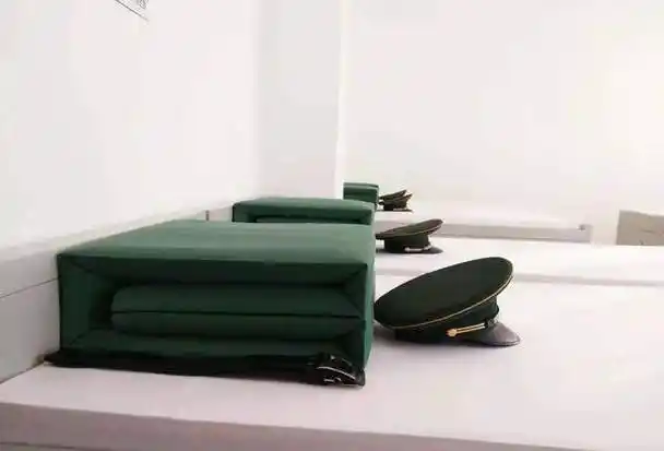 中国军人会将被子叠成"豆腐块",那印度军人会把被子叠成啥样?