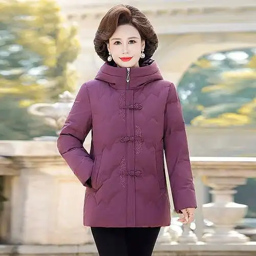 妈妈装羽绒服冬季连帽加厚保暖外套时尚中年白鸭绒大码中老年女装