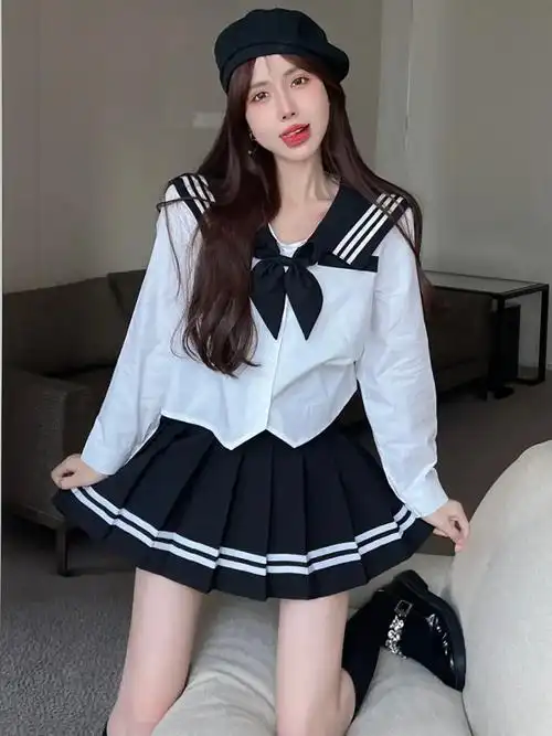 喜欢学院风的小姐姐们,这套jk制服套装简直是必备!高腰短裙显 - 抖音