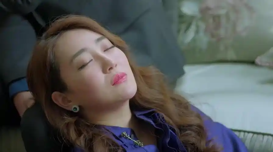 鸡毛飞上天陈江河和杨雪晚上喝酒坐立不安一直看表