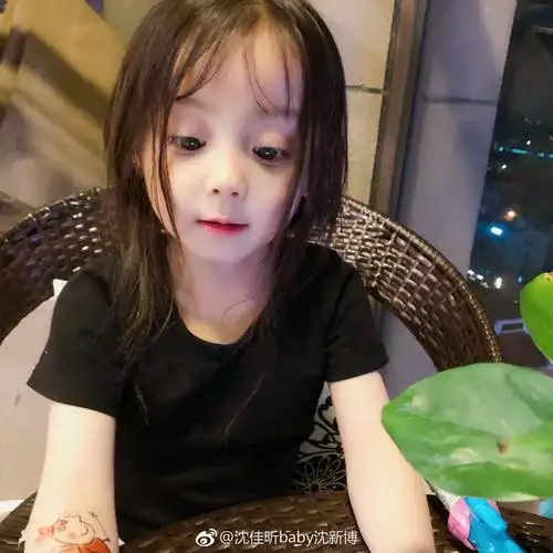 沈佳昕萌娃可爱闺蜜头像