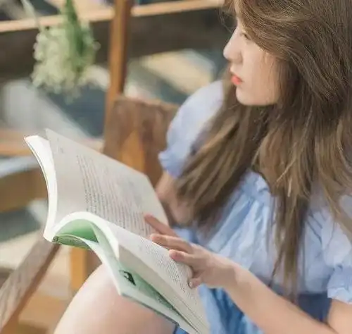 女生看书唯美图片文艺小清新图片3