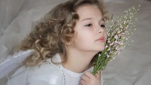 天使女孩高清桌面壁纸:宽屏:高清晰度:全屏