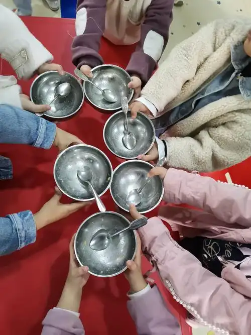 孩子们的光盘行动:拒绝浪费,珍惜每一粒粮食.