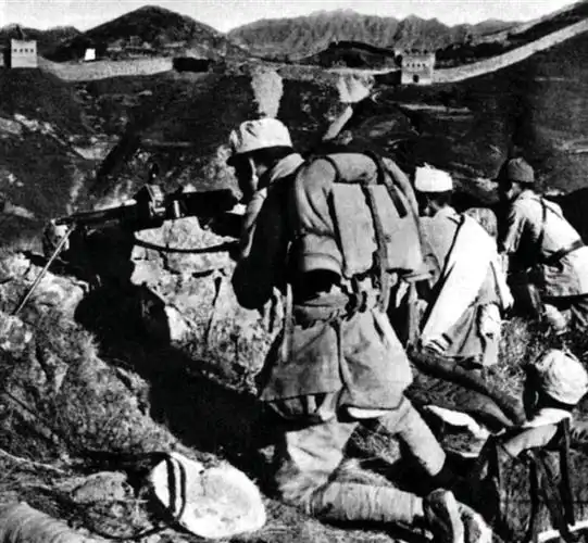 抗日战争是1937年7月至1945年8月,中国人民进行的8年反抗日本