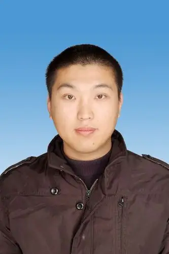 一张一寸的排版,如果你洗印的话,可以用排版的洗一张五寸的照片,这样