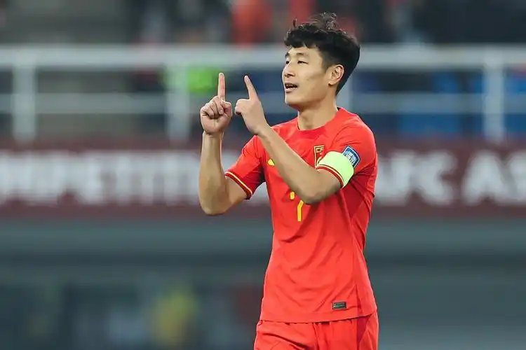 武磊梅开二度!国足4-1新加坡,下一场决战泰国|武磊_新浪财经_新浪网