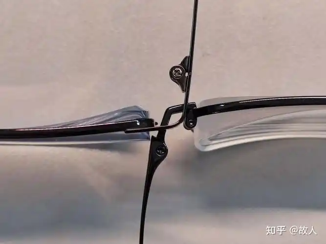 800度近视眼镜不同折射率对比