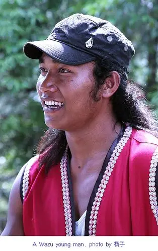 佤族青年像