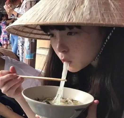 分享一下美女干饭的头像