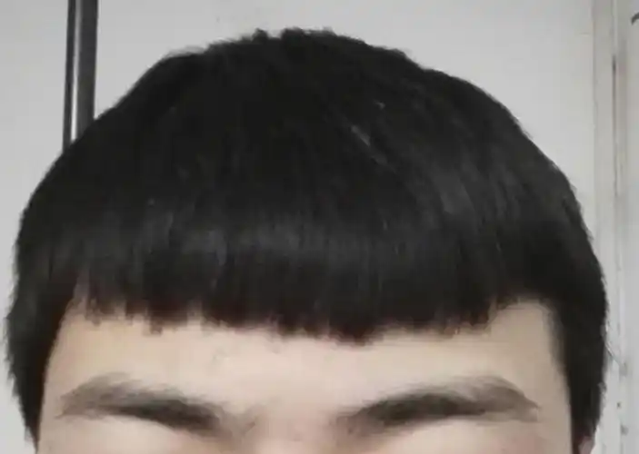 男生发型怎么弄斜,平刘海难看死了