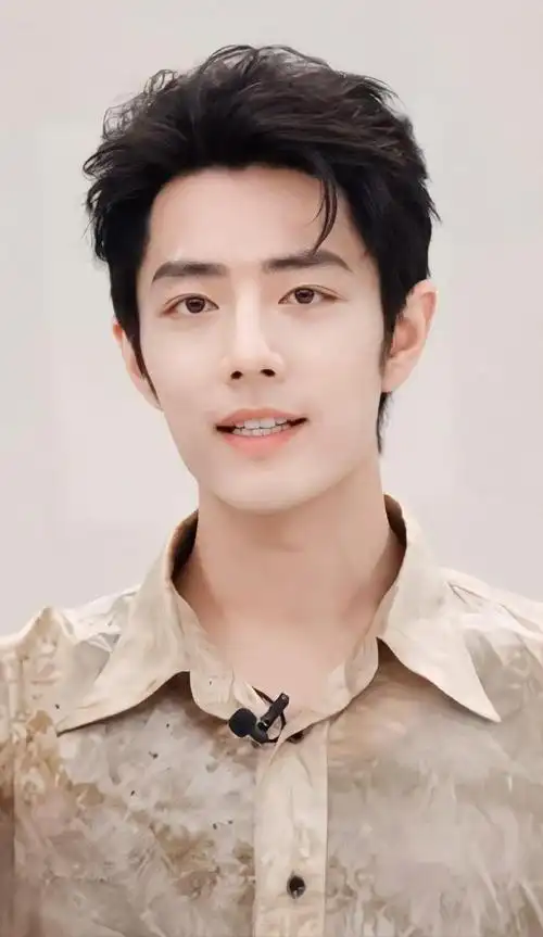 肖战与石女朋友的妈妈头扫地机器人:三年携手共进,共同书写智能家居