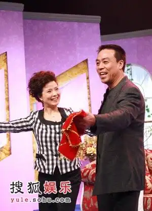 "双面"储智博 欢笑不插电?