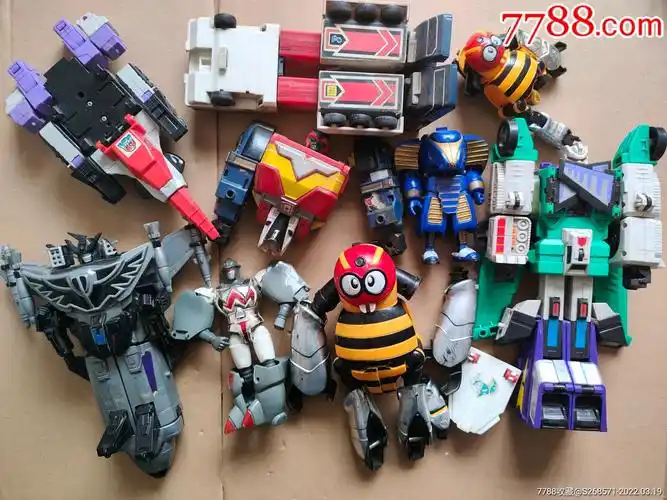 国产老d孩之宝变形金刚玩具合拍