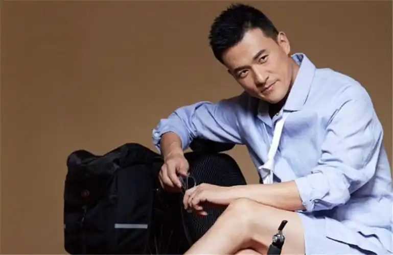 离婚三年何洁逐渐淡出娱乐圈赫子铭却成为了人气男演员