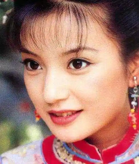 娱乐圈眼睛最大的十大女星赵丽颖萌第七位因眼睛太大被起诉