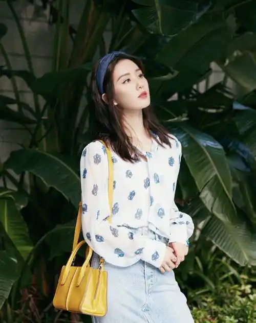 原创原创33岁刘诗诗知性优雅礼裙照or日常穿搭看点多多真是时髦精