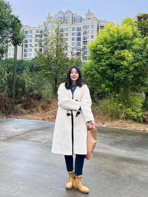 97999799身高:168cm「光脚」    体重:130斤「空腹」腰围:75