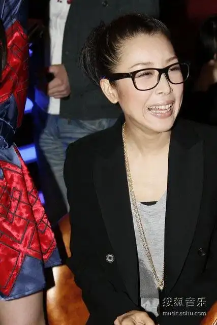 声(图)签约仪式耗资100万 周笔畅振兴香港旅游事业孙悦办公司暴瘦8斤