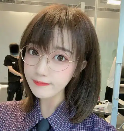 9款大脸圆脸适合发型女(圆脸的女生适合什么发型?)_捷讯网