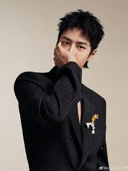 下午见呦～  期待王一博巴黎时装周的最新造型  @uniq-王一博    #王