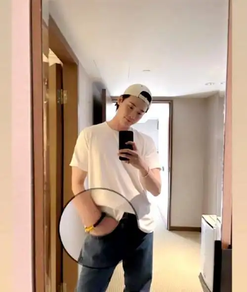 twice成员多贤被粉丝砸玩偶,李钟硕抵台,身后跟2个保镖|李钟硕|twice