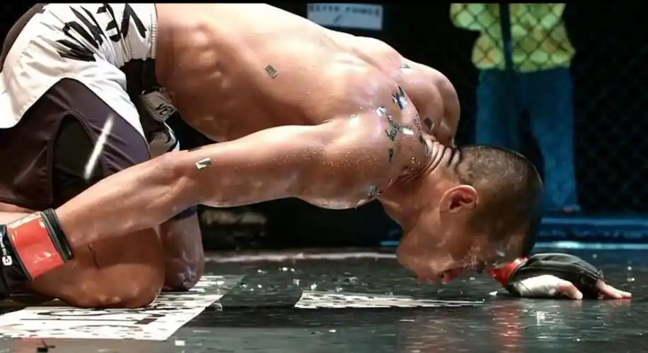 一战封神张家辉凭一身肌肉获得全网认可这样的身材你也能拥有