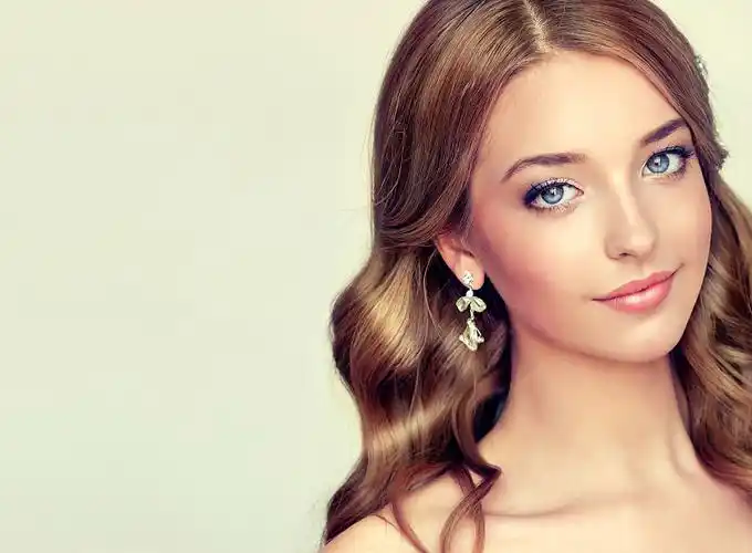 美丽的模特优雅的发型图-图下载-图库-图购买-vcg图库