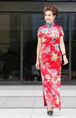 世界旗袍冠军曹美丽,相约义乌,相约雅韵阁 .