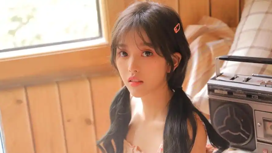 抖音网红彭十六清新甜美居家写真,可爱-美女图片