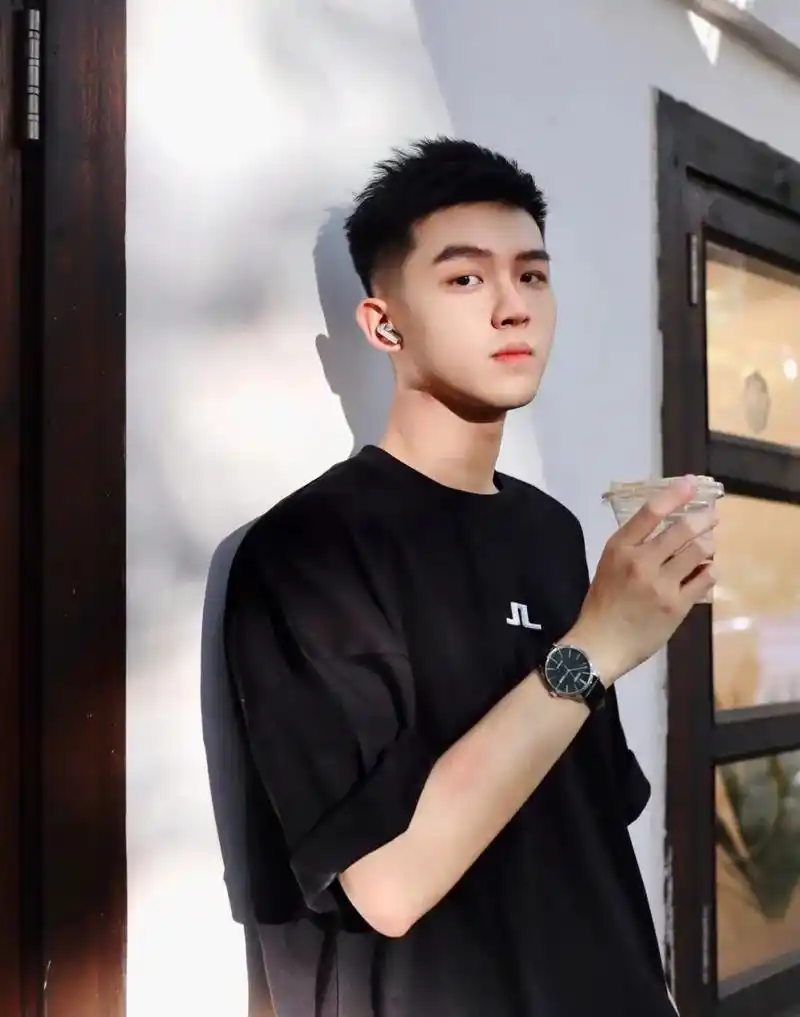 每种发型都能显露不一样的气质,阳光却 - 抖音