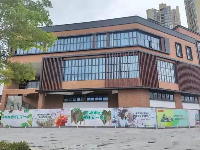 学校目前教职员工73人,其管理团队与核心骨干教师均来自珠海容闳学校