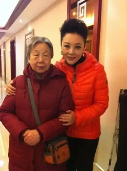 西游记里的观音菩萨吗?梁丽近照:真是岁月不饶人!