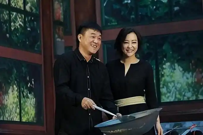 演员何冰结婚几十年0绯闻竟然是因为他的妻子