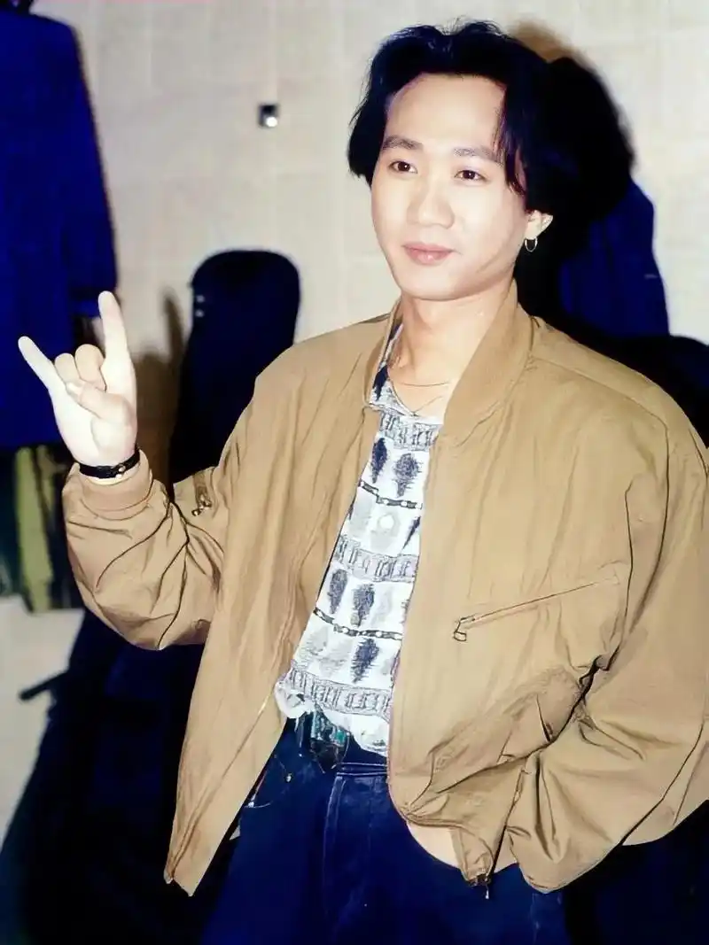 6.10黄家驹生日快乐.「黄家驹生日快乐」梦碎东京富士山, - 抖音