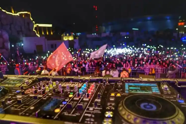 电音节回顾 | 万圣鬼怪与激情电音的碰撞