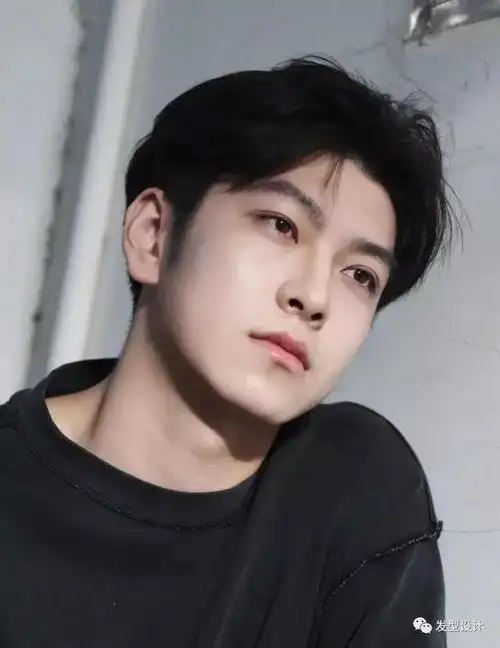男短发学生发型(12-15岁学生适合的短发发型男)-天晟网