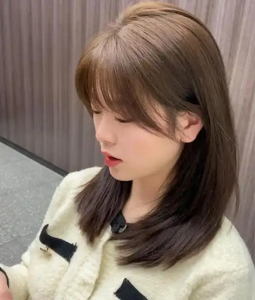 谁剪谁好看的仙女发型,层次锁骨发遮肉显脸小,法式卷不挑脸型!