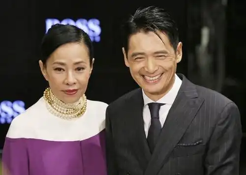 周润发和陈荟莲结婚多年不打算生子.