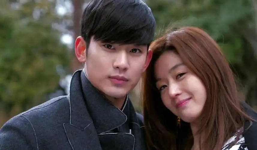 都敏俊和千颂伊在小岛上的照片!