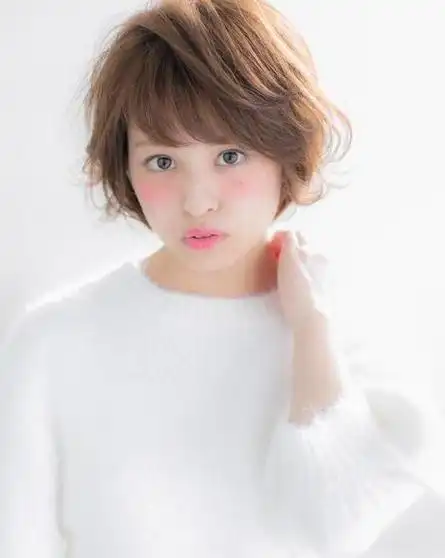 中老年人短发烫发发型适合中老年烫发发型图片