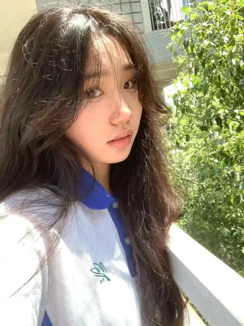 要毕业啦!#毕业 #腼腆害羞内向社恐文静小女生 #女高中生  - 抖音