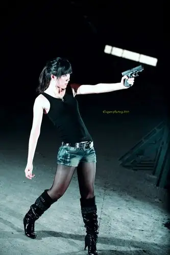 神秘女特务( 20张 )