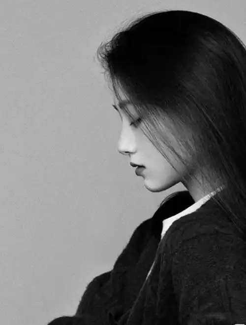 好吧,今天就给大家来一波伤感系美女素材福利,感谢新老朋友的厚爱点赞