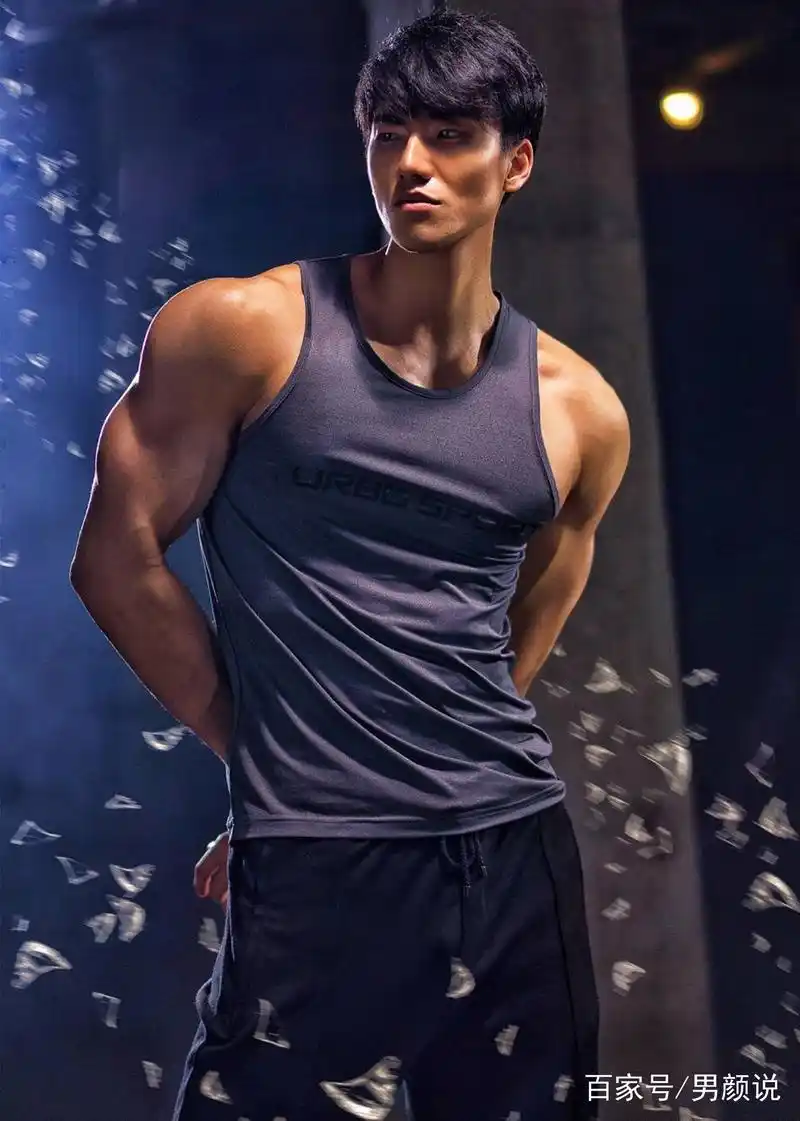 从运动员到时尚男模,还是令人羡慕的肌肉型男,这位90后很励志!