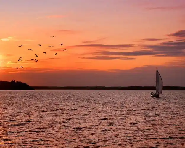 描述: 帆船海洋日出-美妙的大自然高清壁纸 当前壁纸尺寸: 1280 x