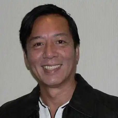 骆应钧 饰 周文彬/彬sir 简介  警长 配音  黄河